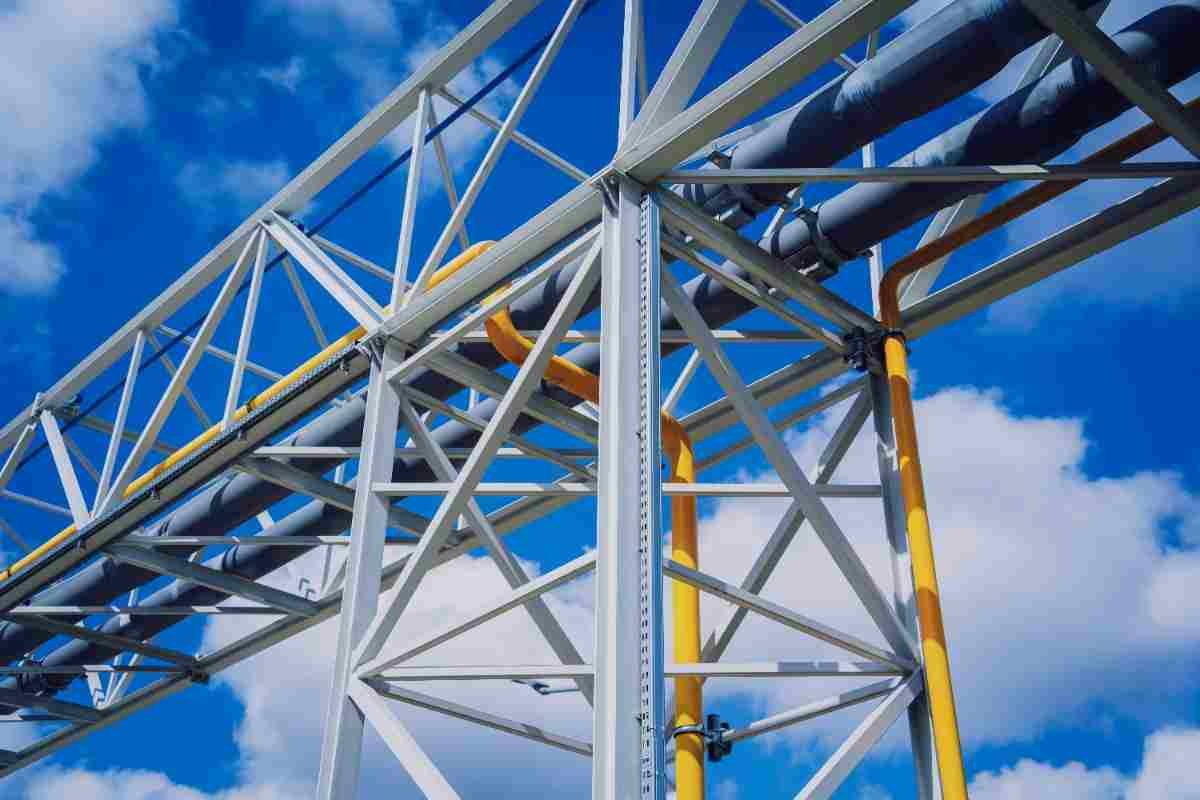 modern-steam-pipeline-industrial-blue-skies-background-50kb